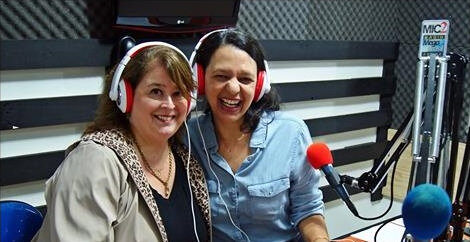 Carla Caldas e Longe e Perto em entrevista na Radio Mega Brasil Online