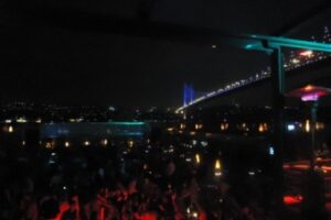 Reina – Uma balada em Istambul Turquia